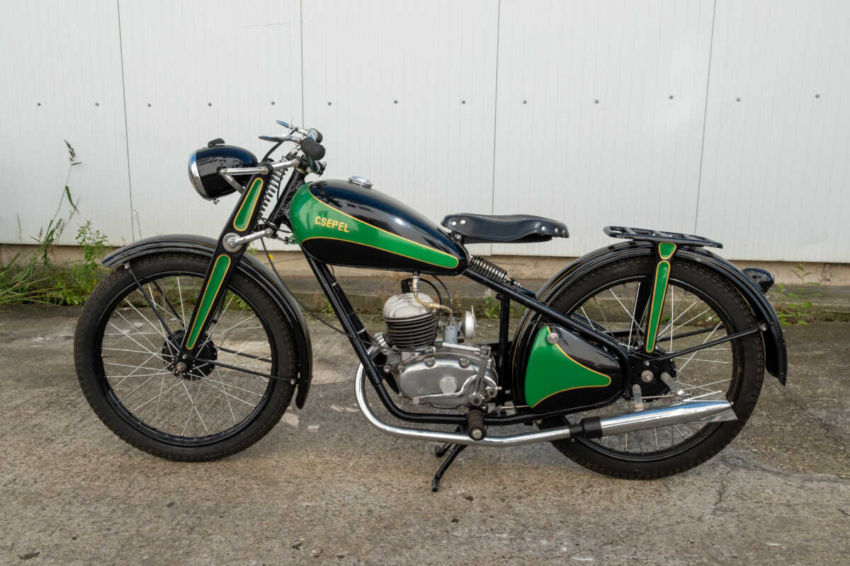 206924 Csepel 125/49 Zöld betétes