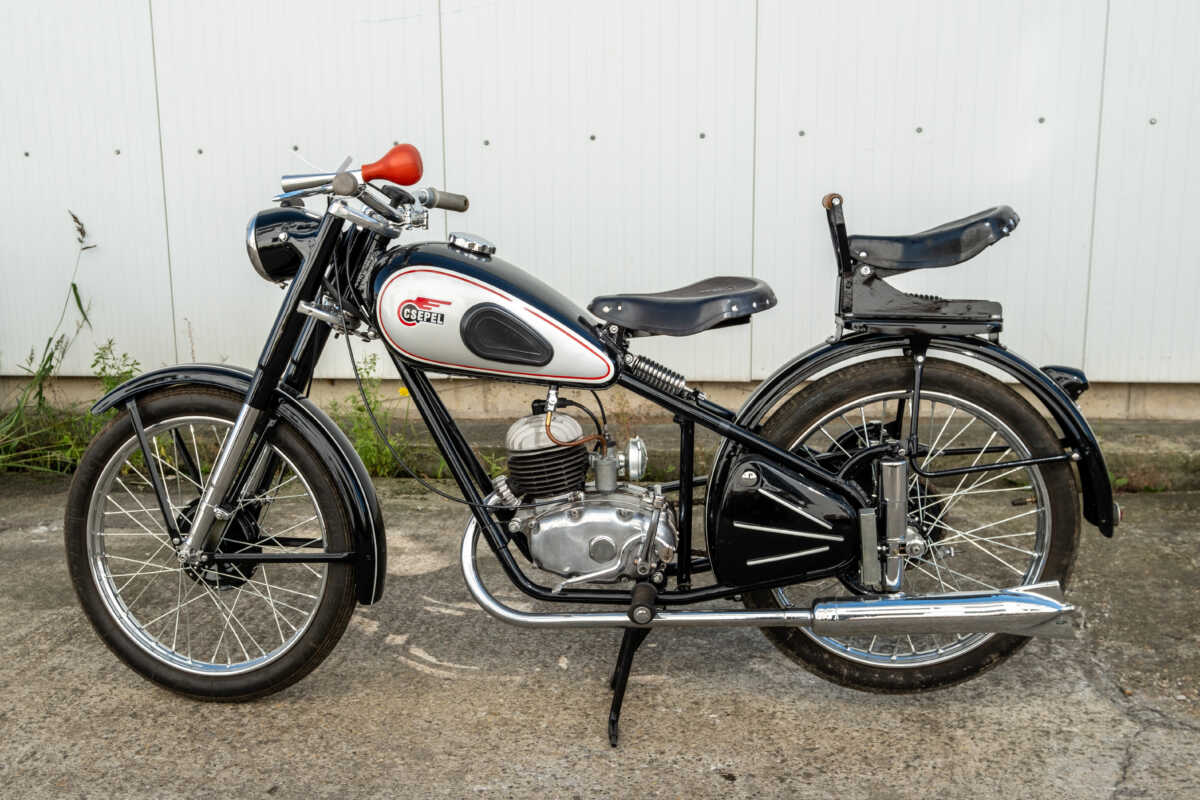 206929 Csepel 125 ezüst tank