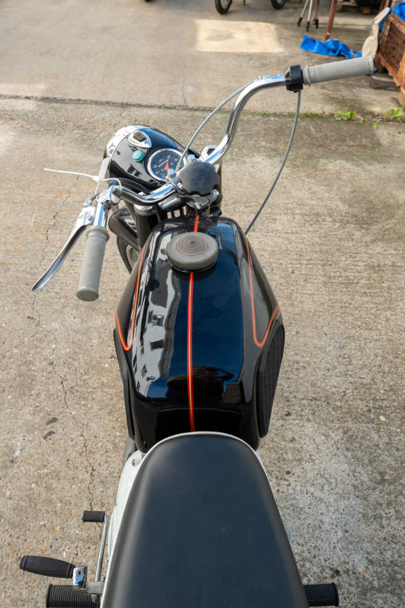 206877 Pannonia P10 Fekete