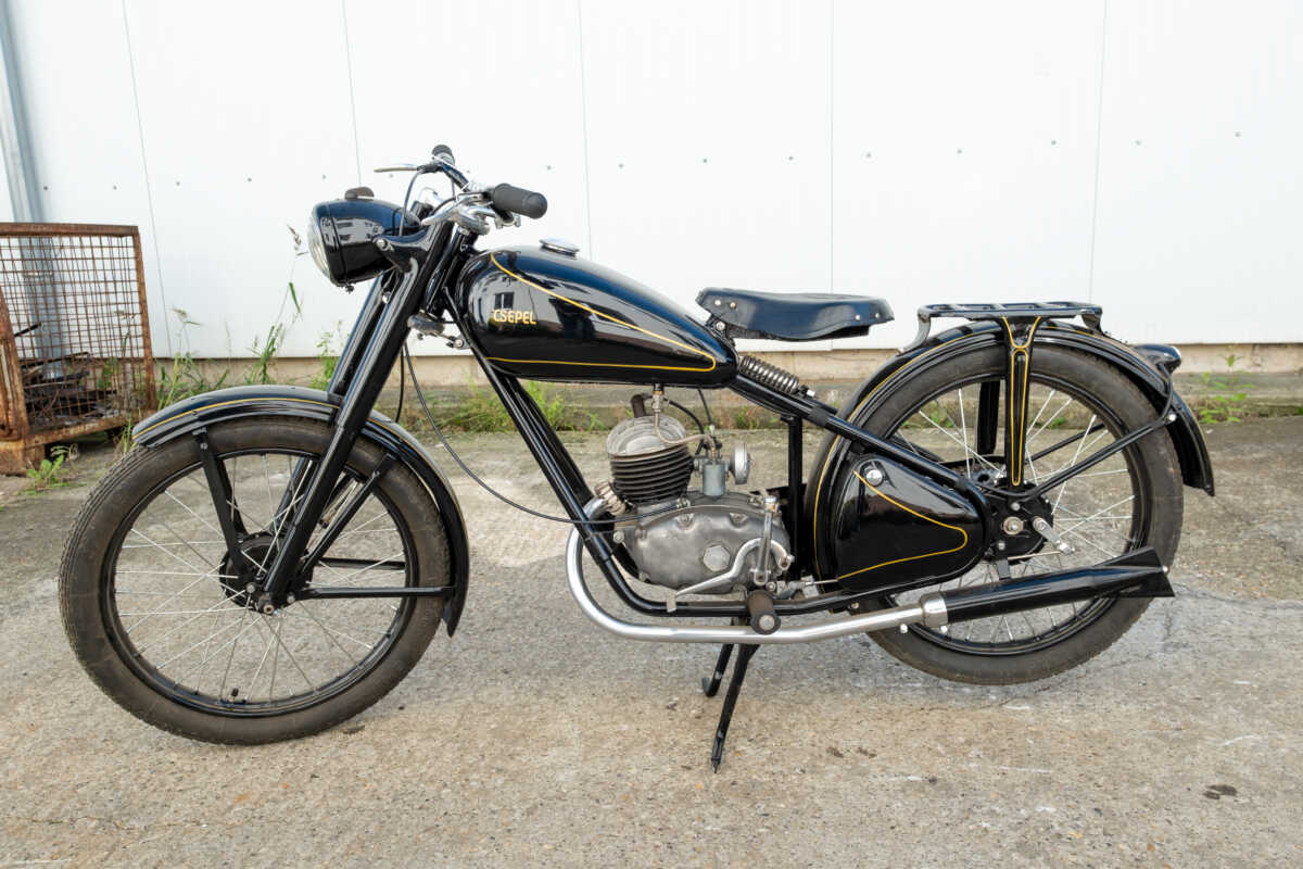 206919 Csepel 125/50