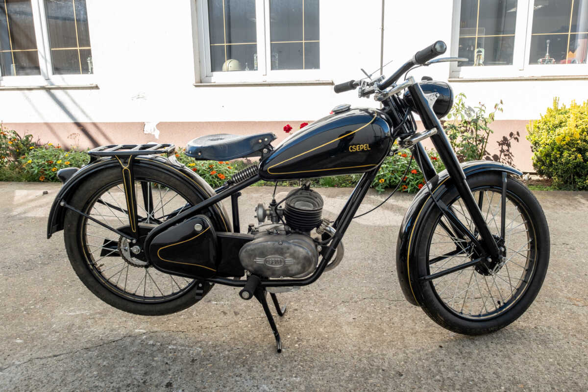 206919 Csepel 125/50