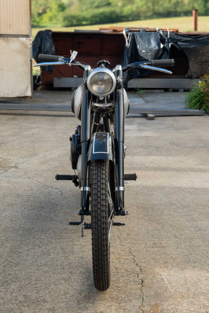 206882 Csepel 125T Ezüst tankos
