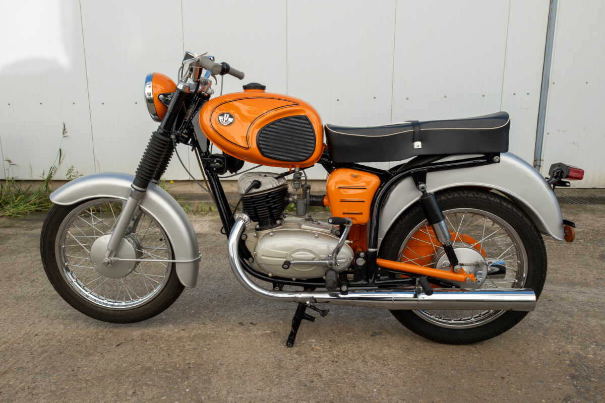 206876 Pannonia P12 Narancssárga
