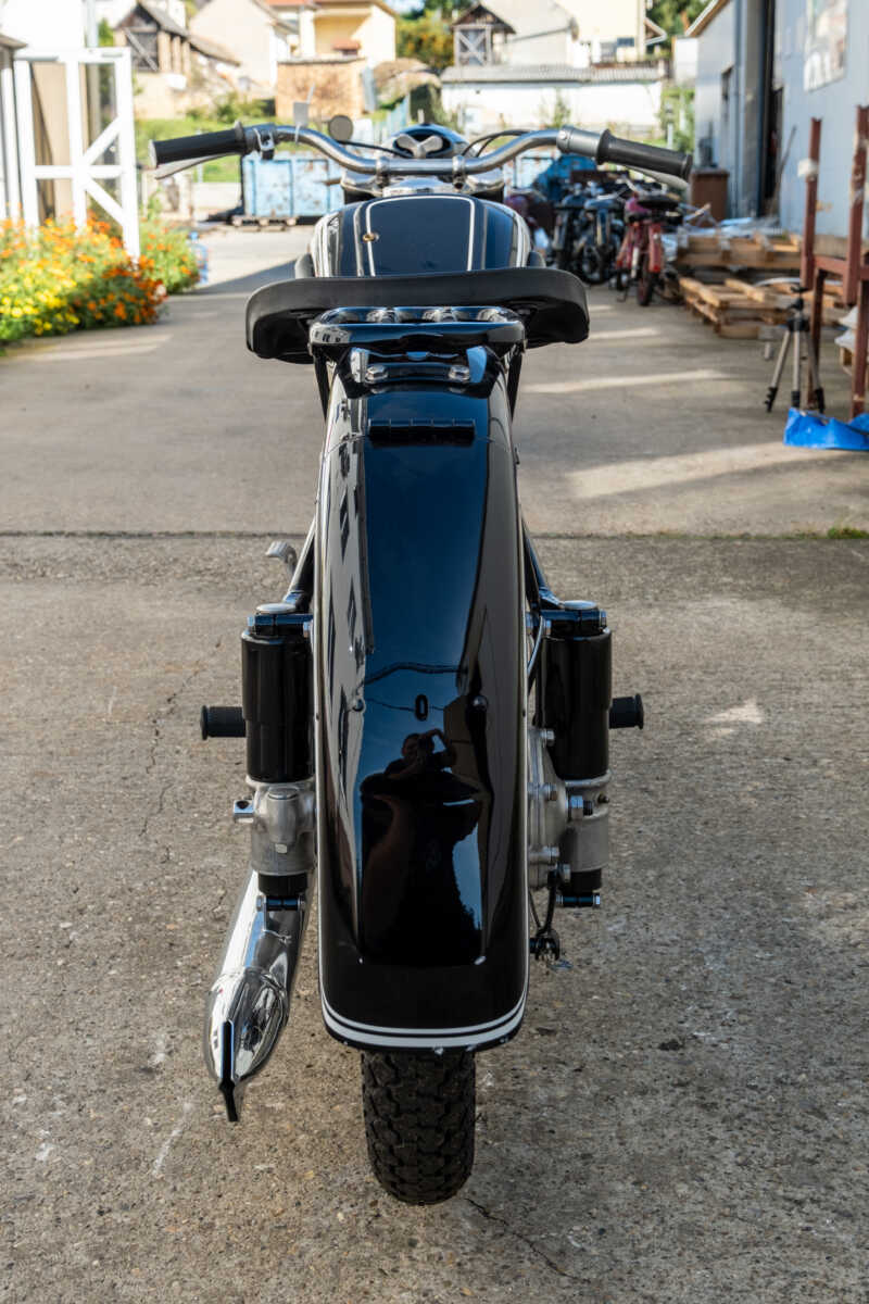 206927 BMW R25
