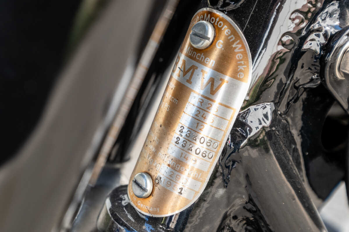 206927 BMW R25