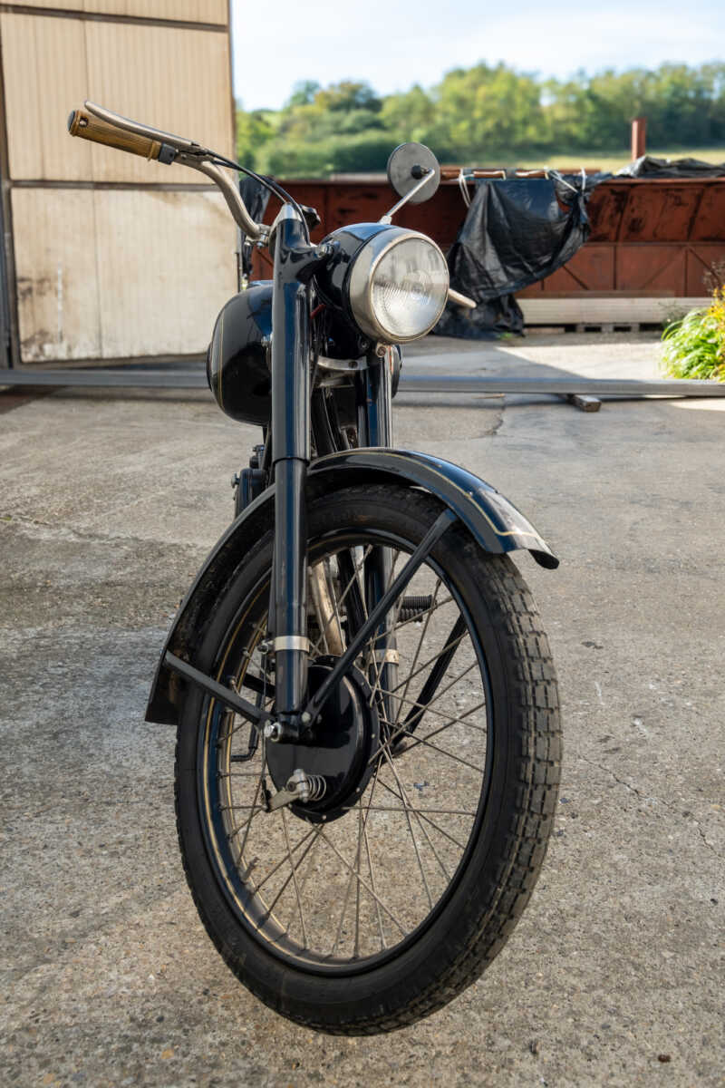 208644 D-Csepel 125