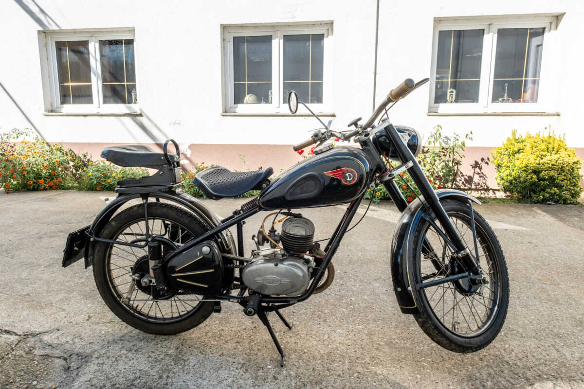 208644 D-Csepel 125