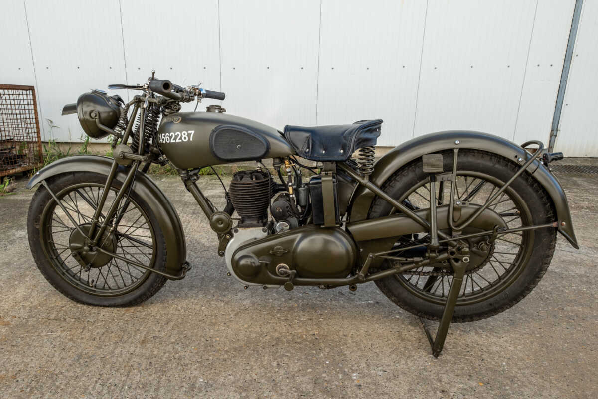 206889 Norton ES Military