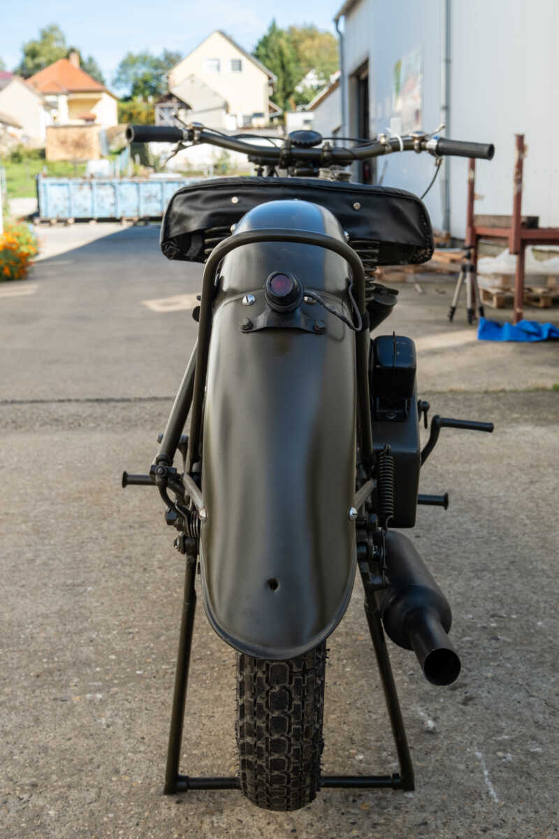 206889 Norton ES Military