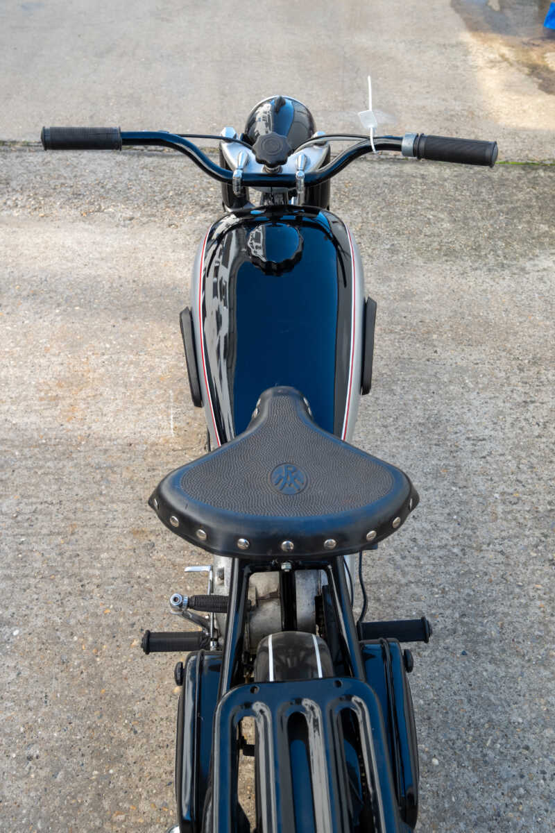 206882 Csepel 125T Ezüst tankos