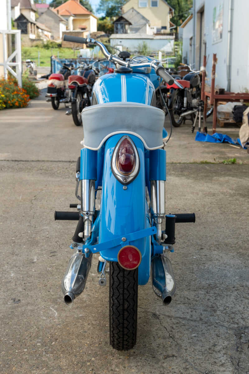 206899 Pannonia T1 Kék