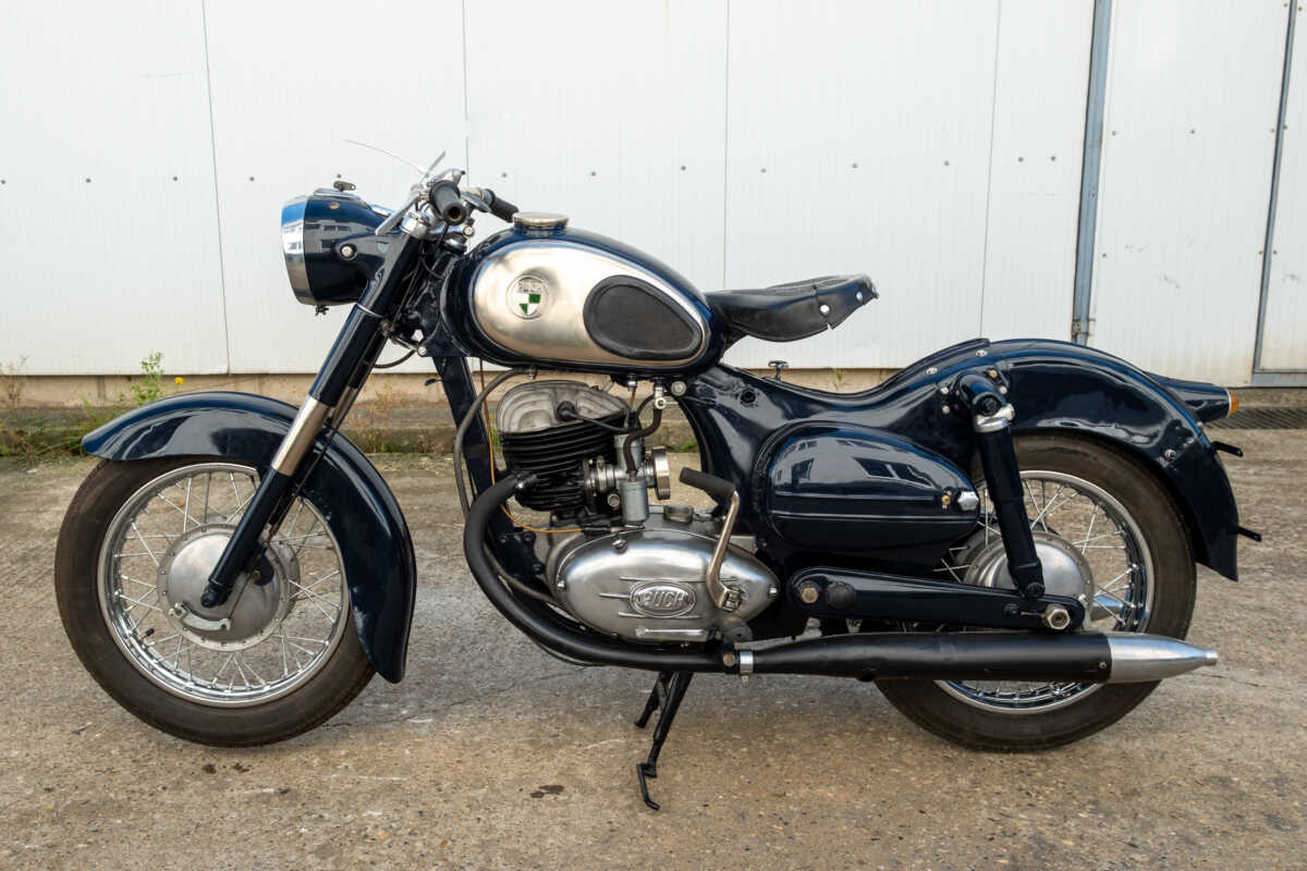 206873  Puch 250SG
