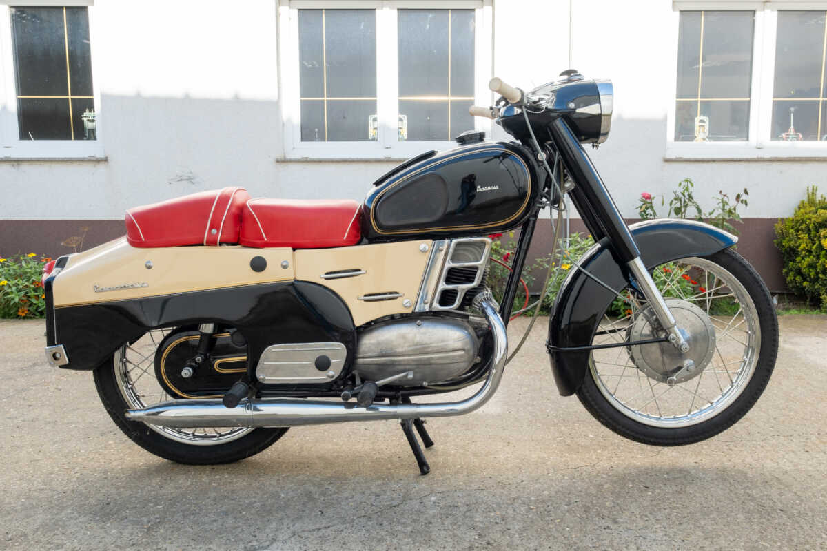 206897 Pannonia TLB Fekete/Vaj