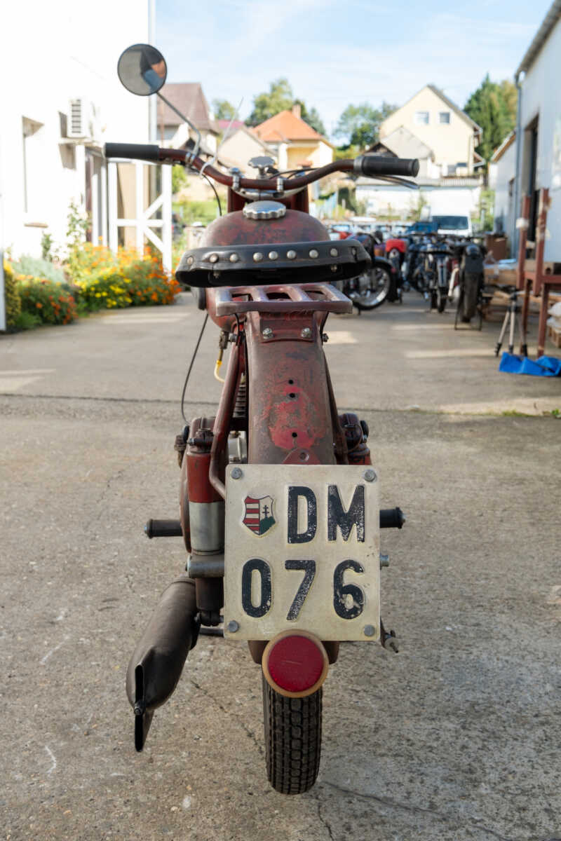208649 Csepel 125T Piros Eredeti állapot